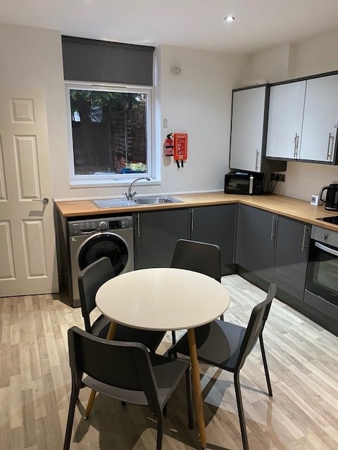 208 Lancing Road - Image 5