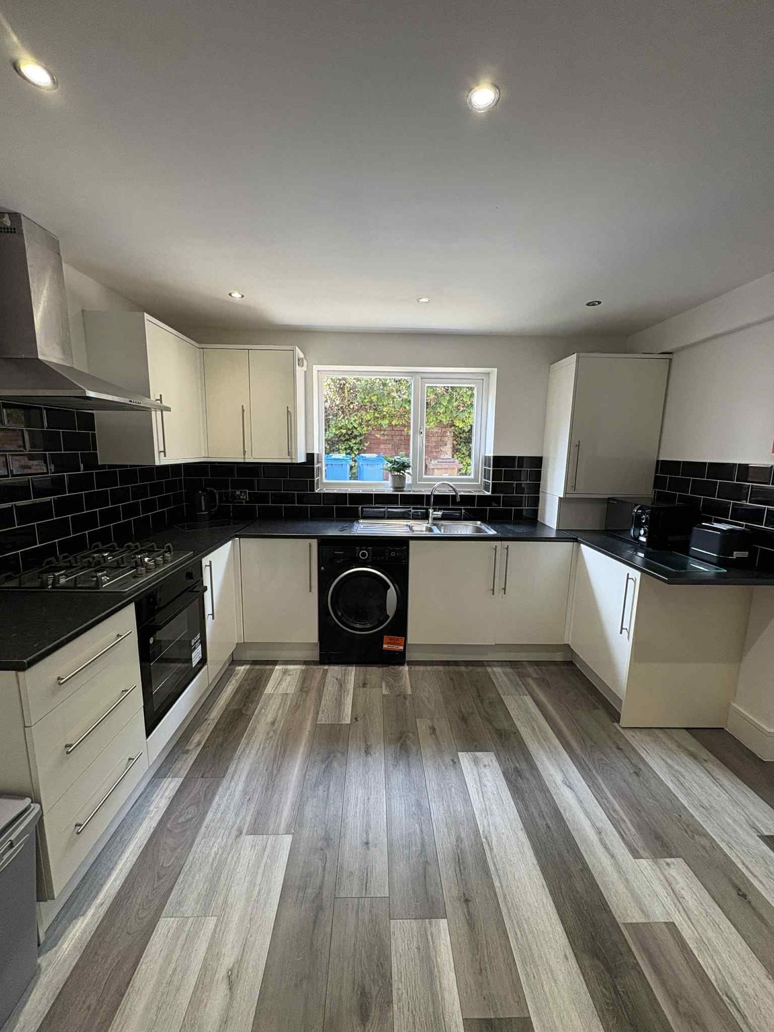 212 Lancing Road - Image 6