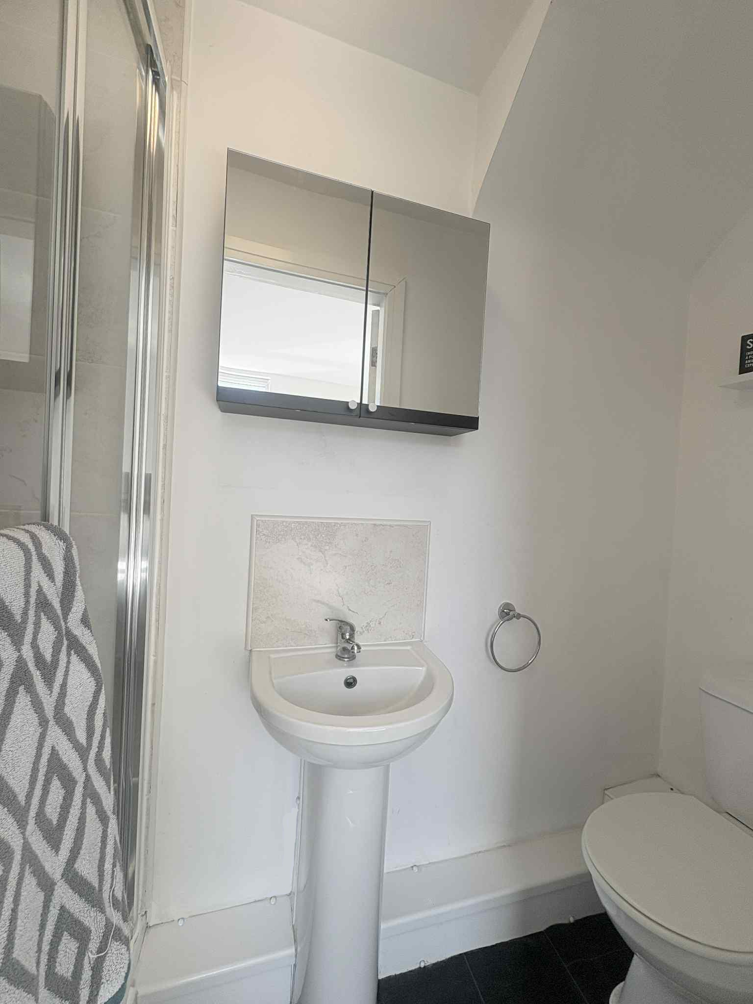 212 Lancing Road - Image 17