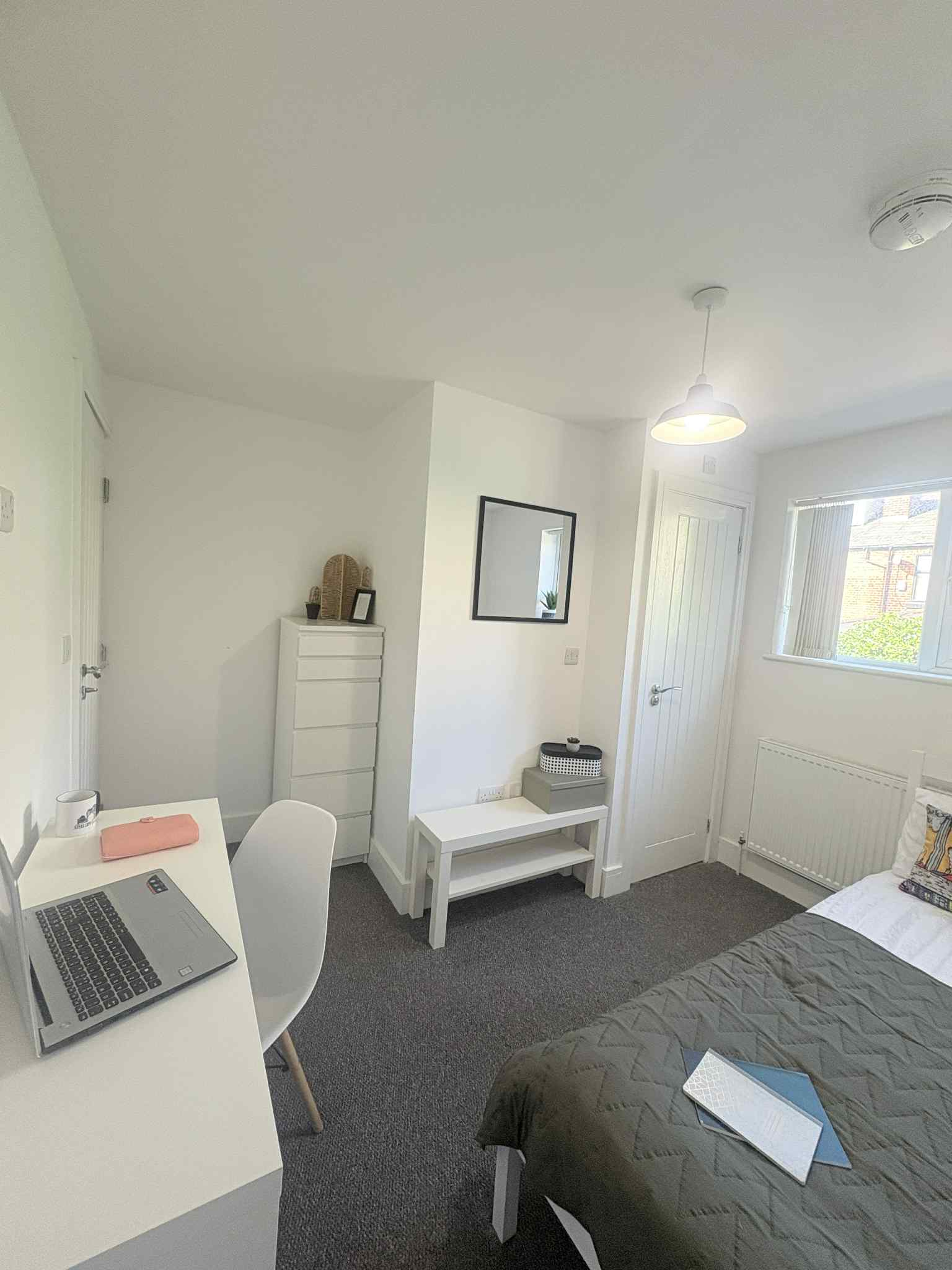 212 Lancing Road - Image 24