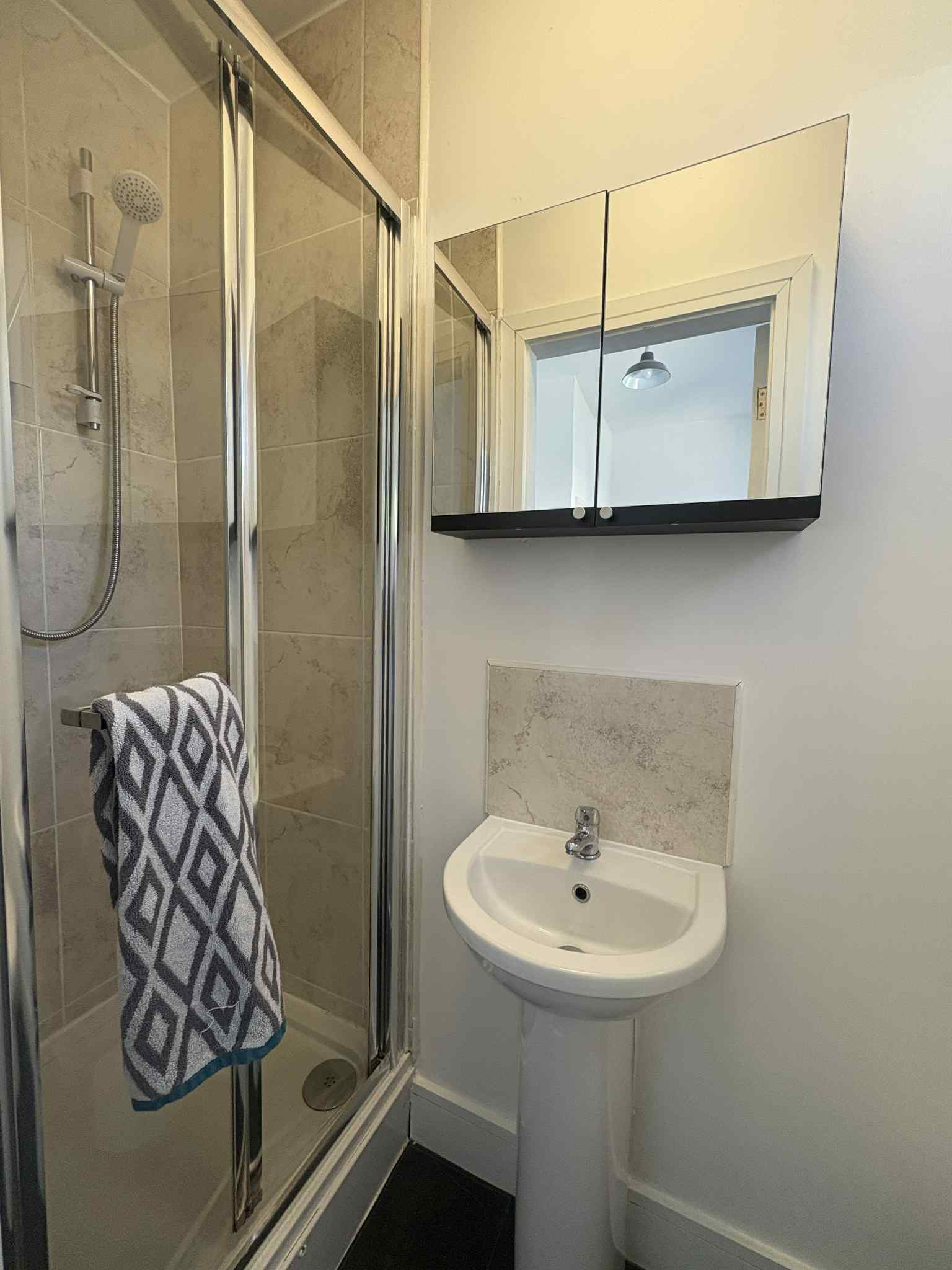 212 Lancing Road - Image 29