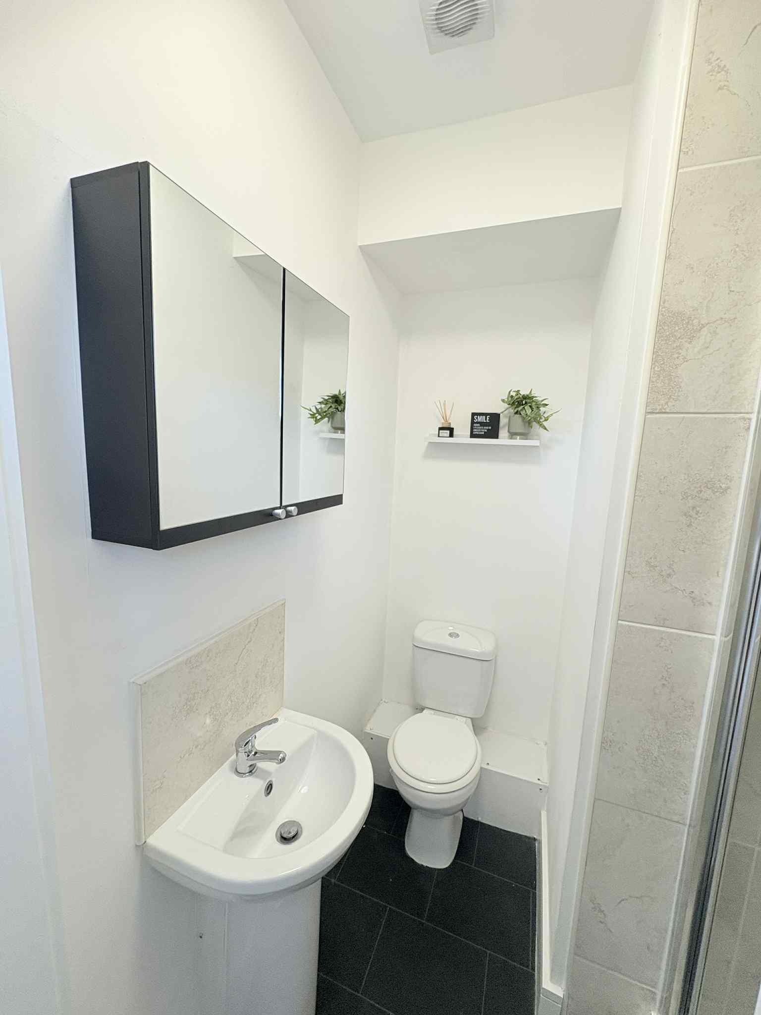 212 Lancing Road - Image 34