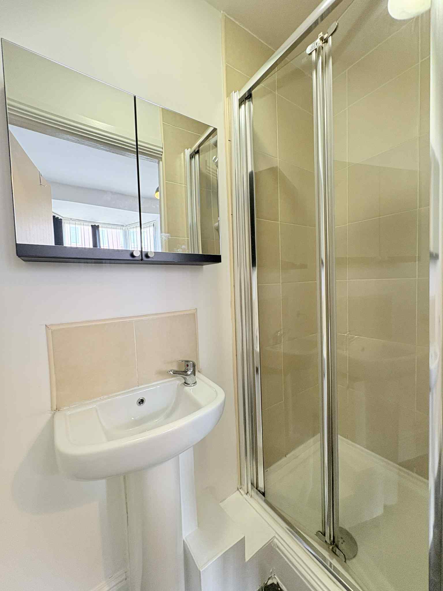 425 Shoreham Street - Image 12