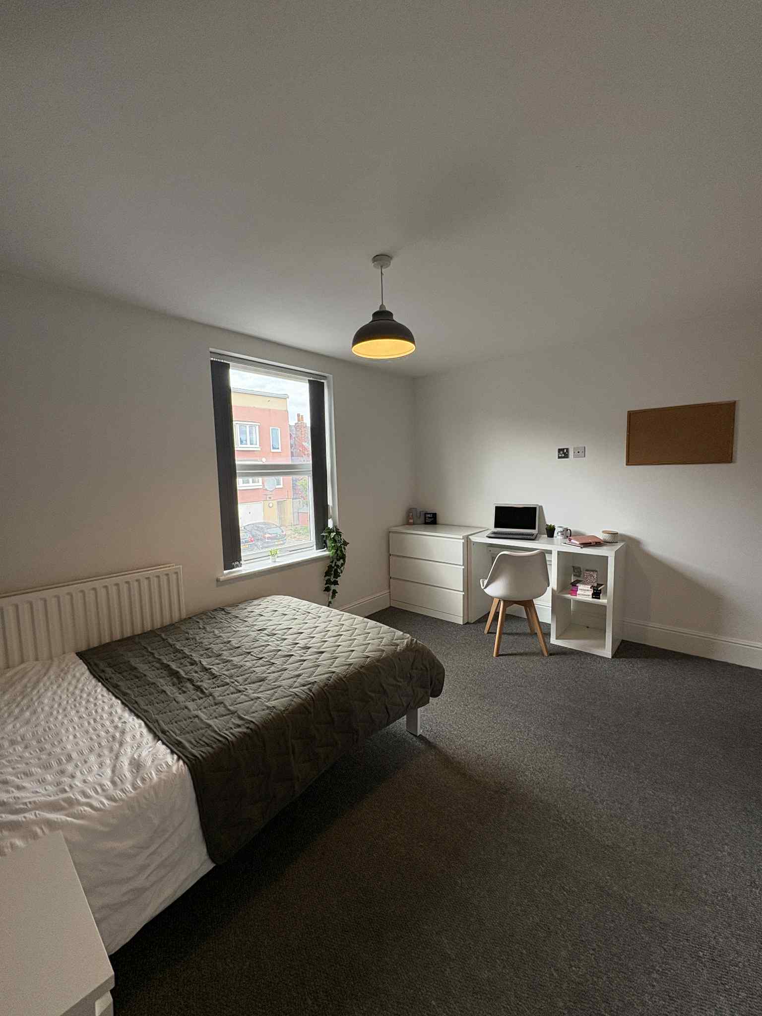 425 Shoreham Street - Image 19