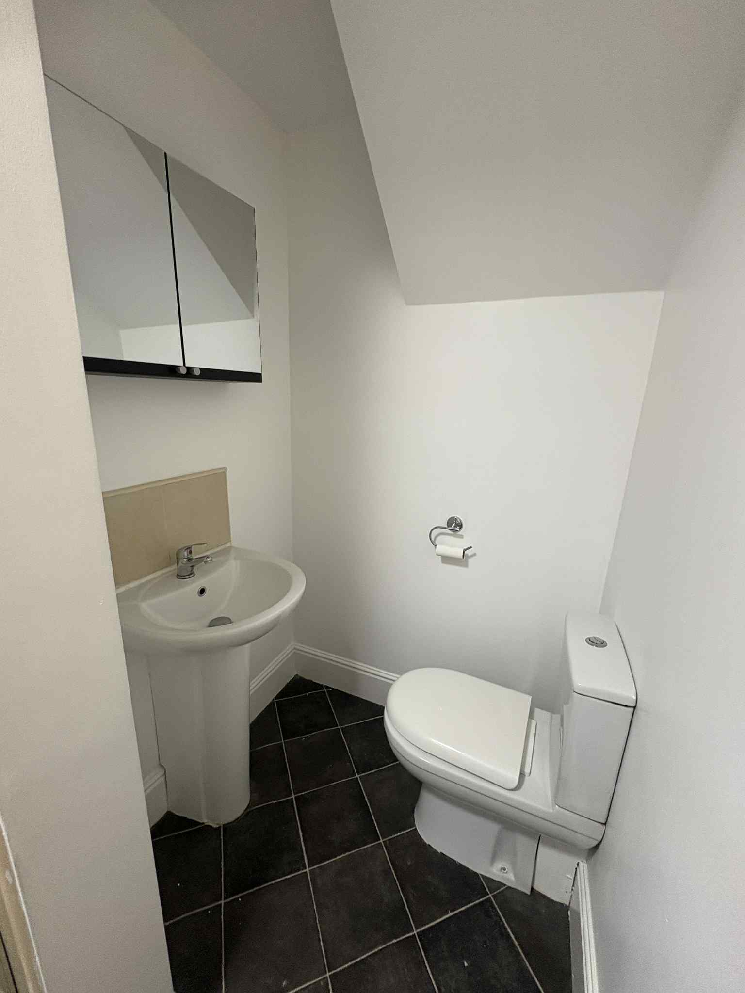 425 Shoreham Street - Image 23