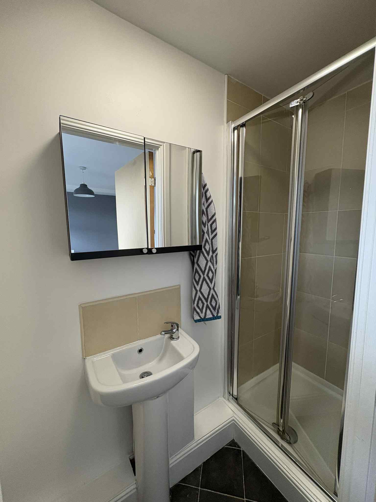 425 Shoreham Street - Image 26