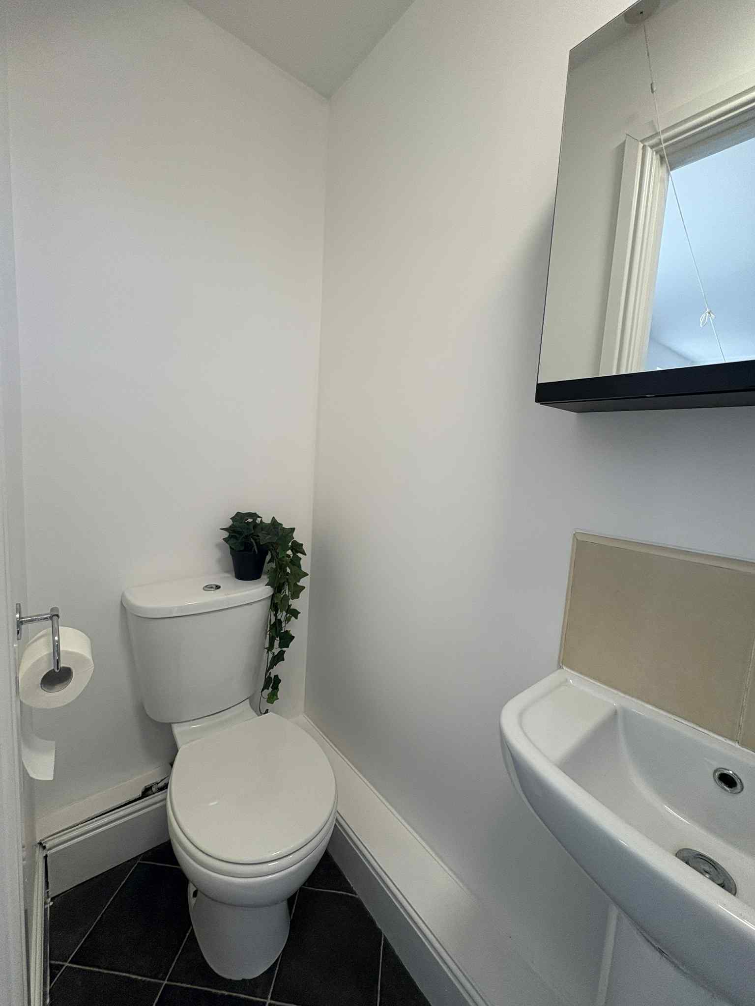 425 Shoreham Street - Image 25