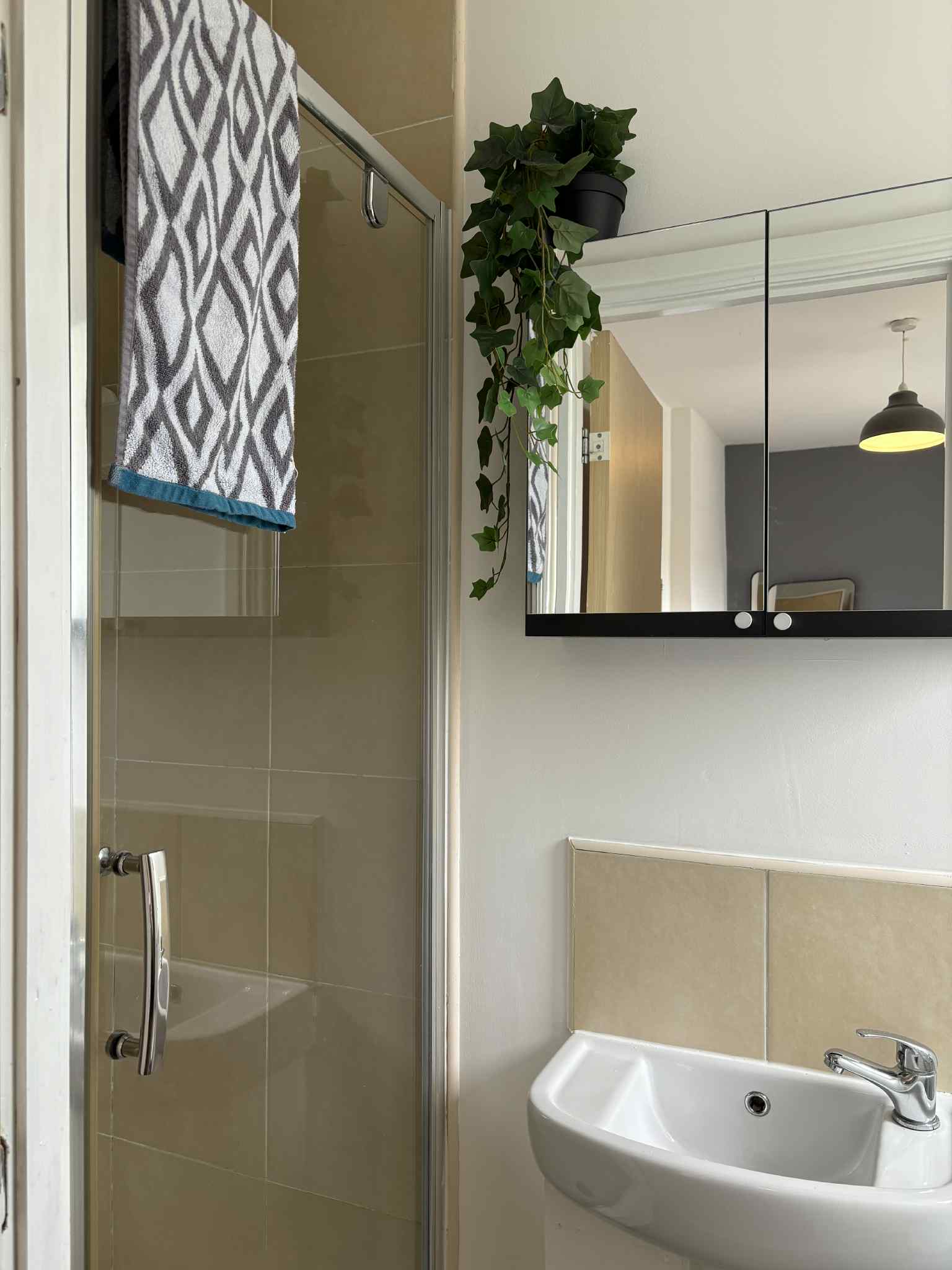 425 Shoreham Street - Image 37