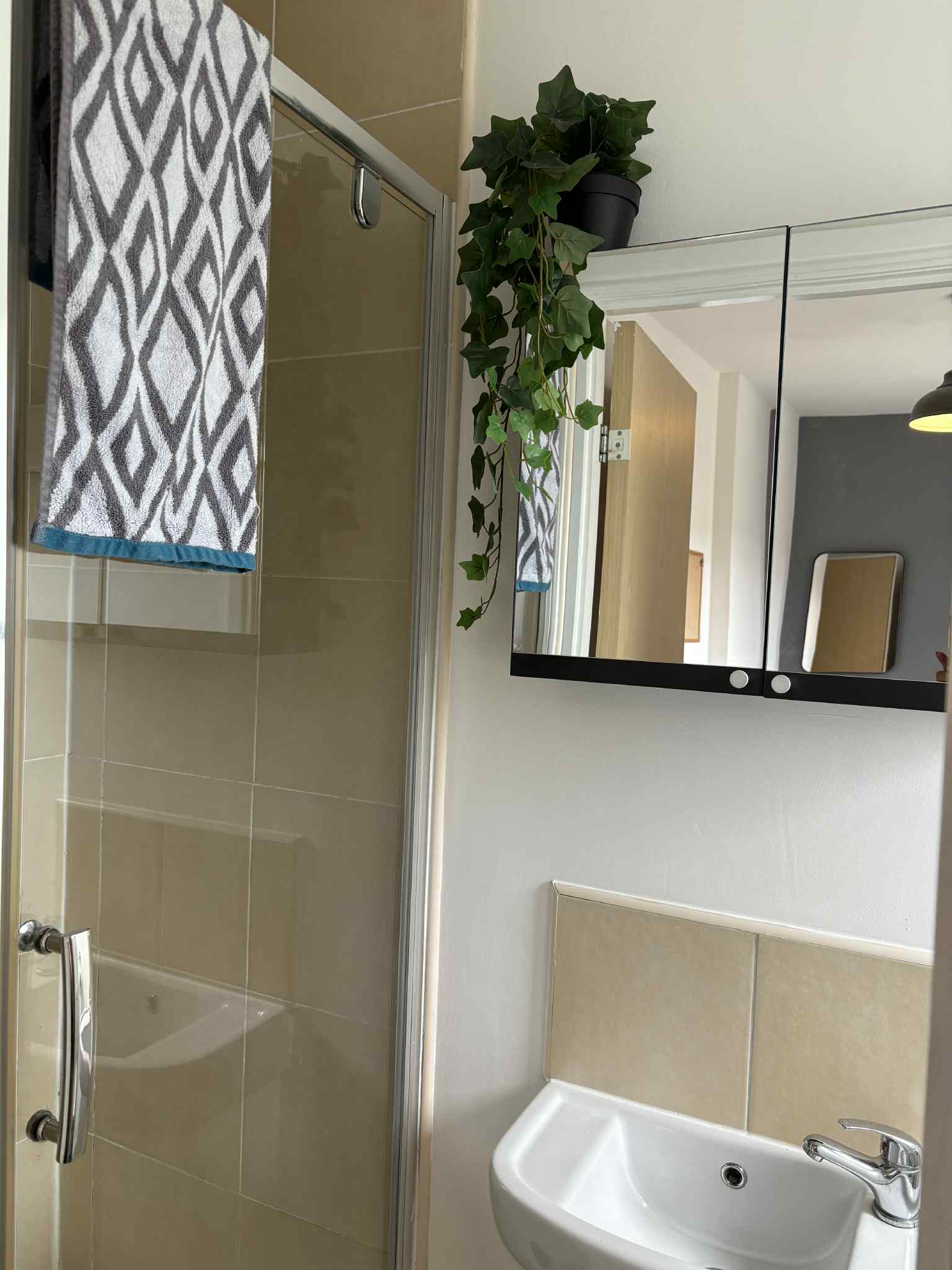 425 Shoreham Street - Image 39