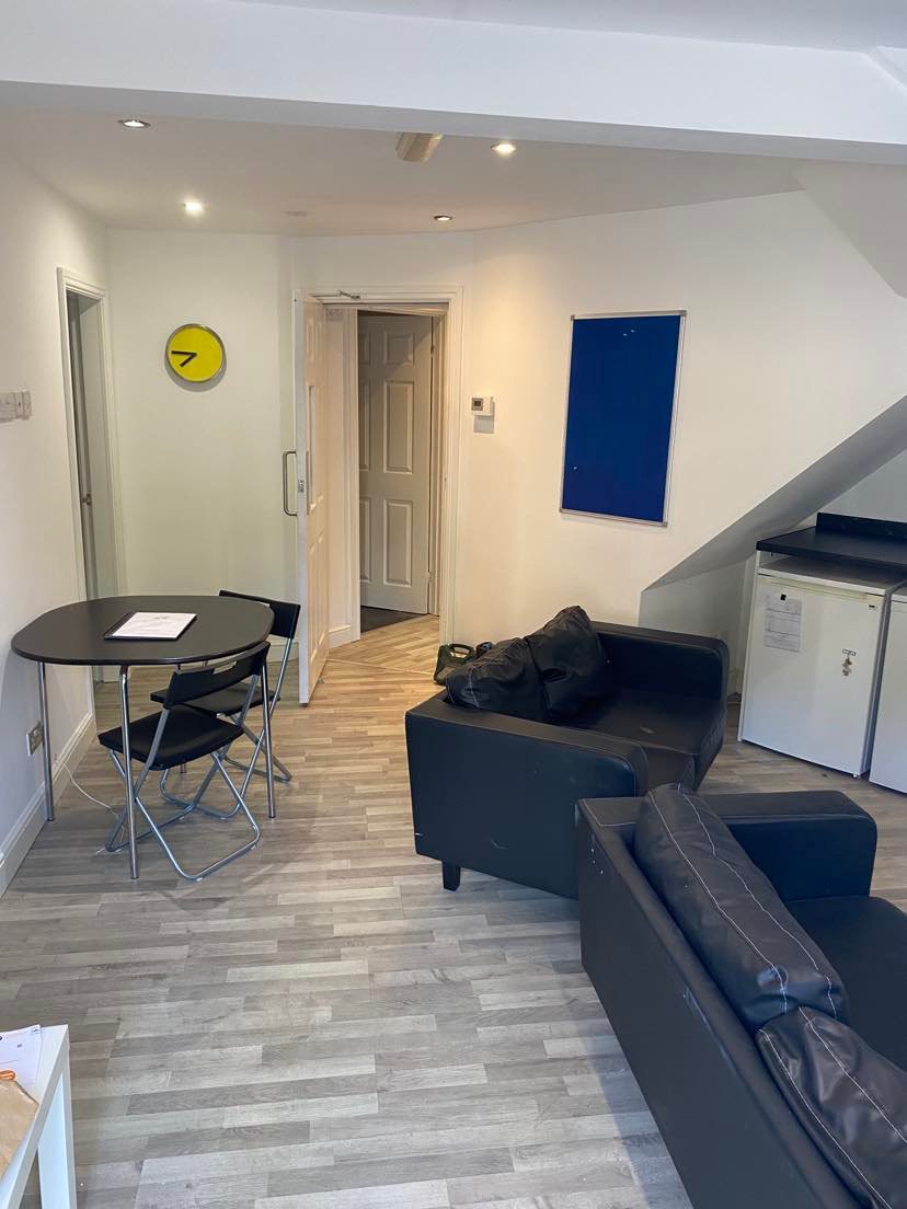 165 Charlotte Road - Image 3