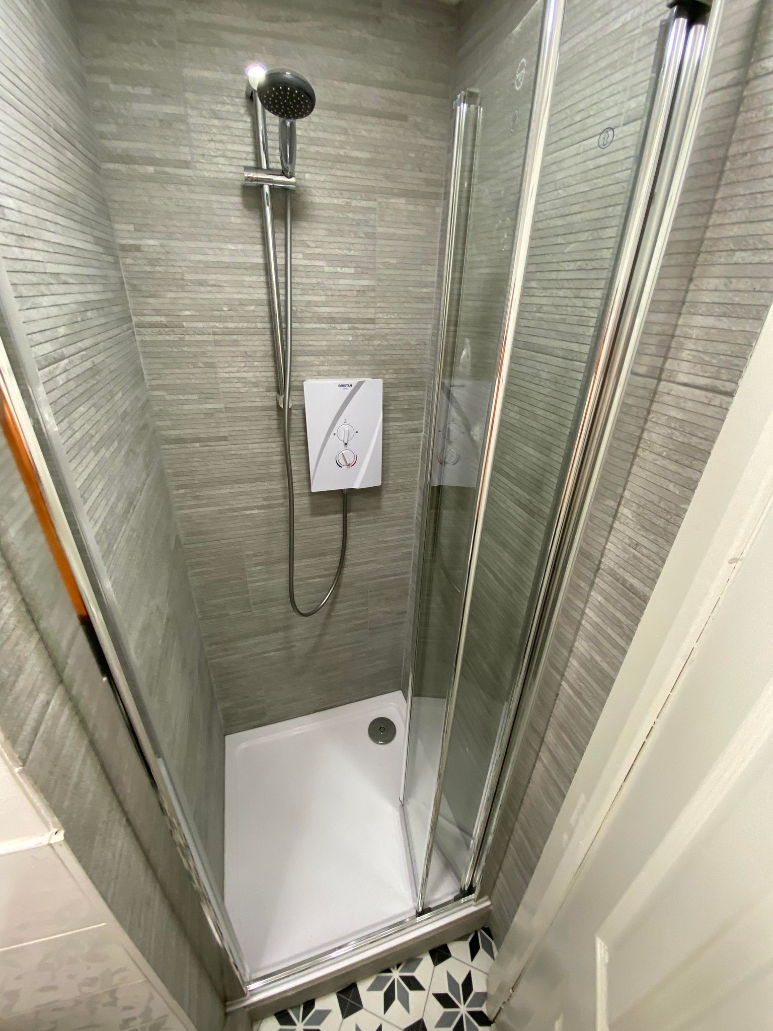 165 Charlotte Road - Image 8