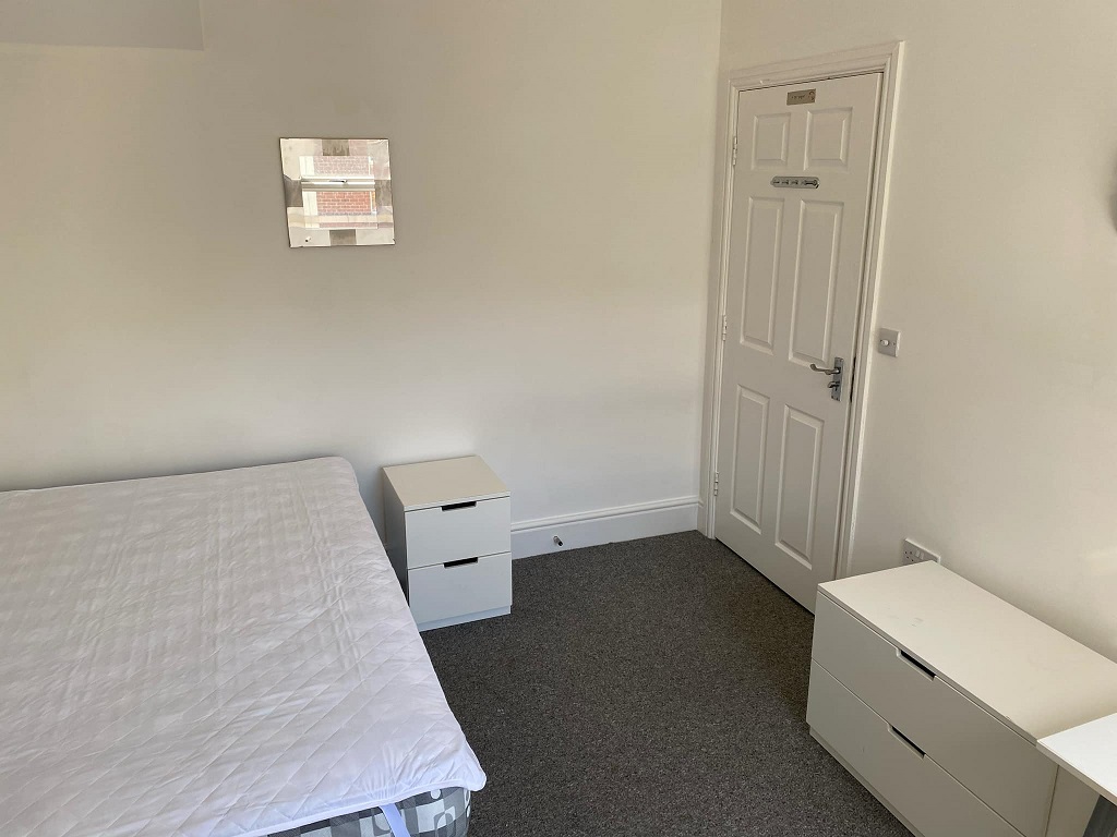 12 Cemetery Avenue - Image 14