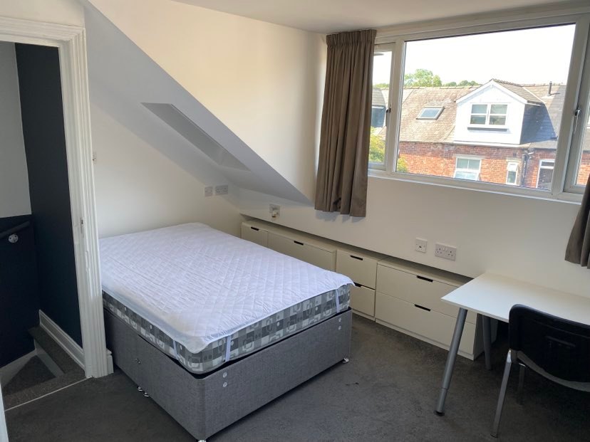 12 Cemetery Avenue - Image 20