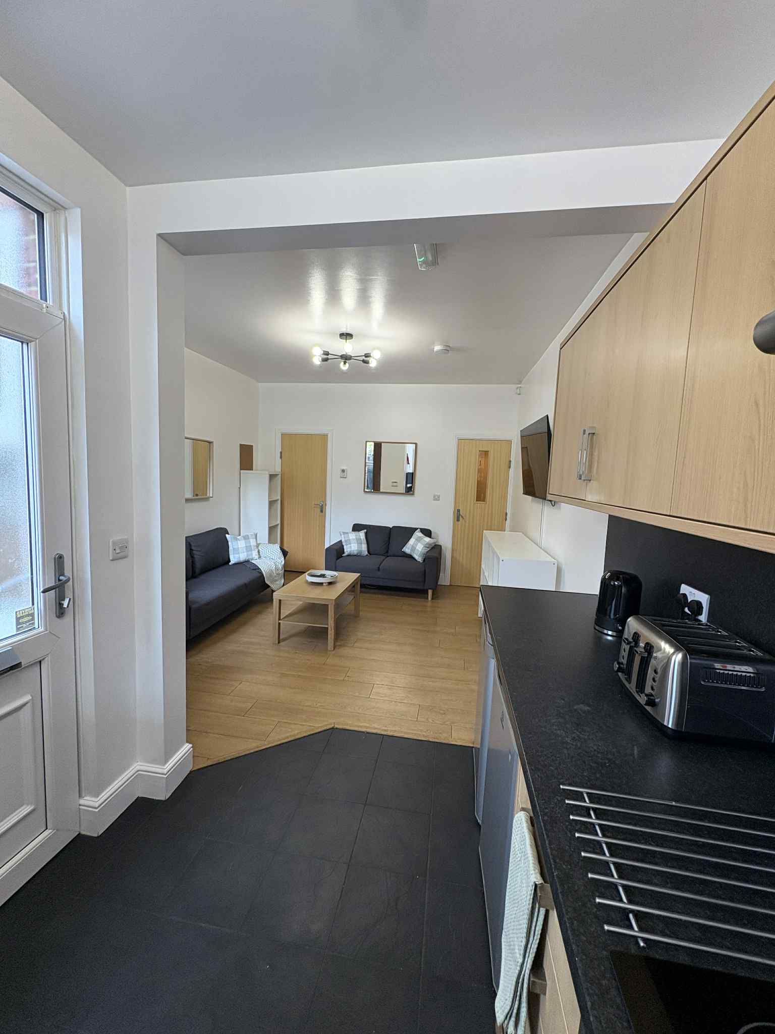 22 Denham Road - Image 2